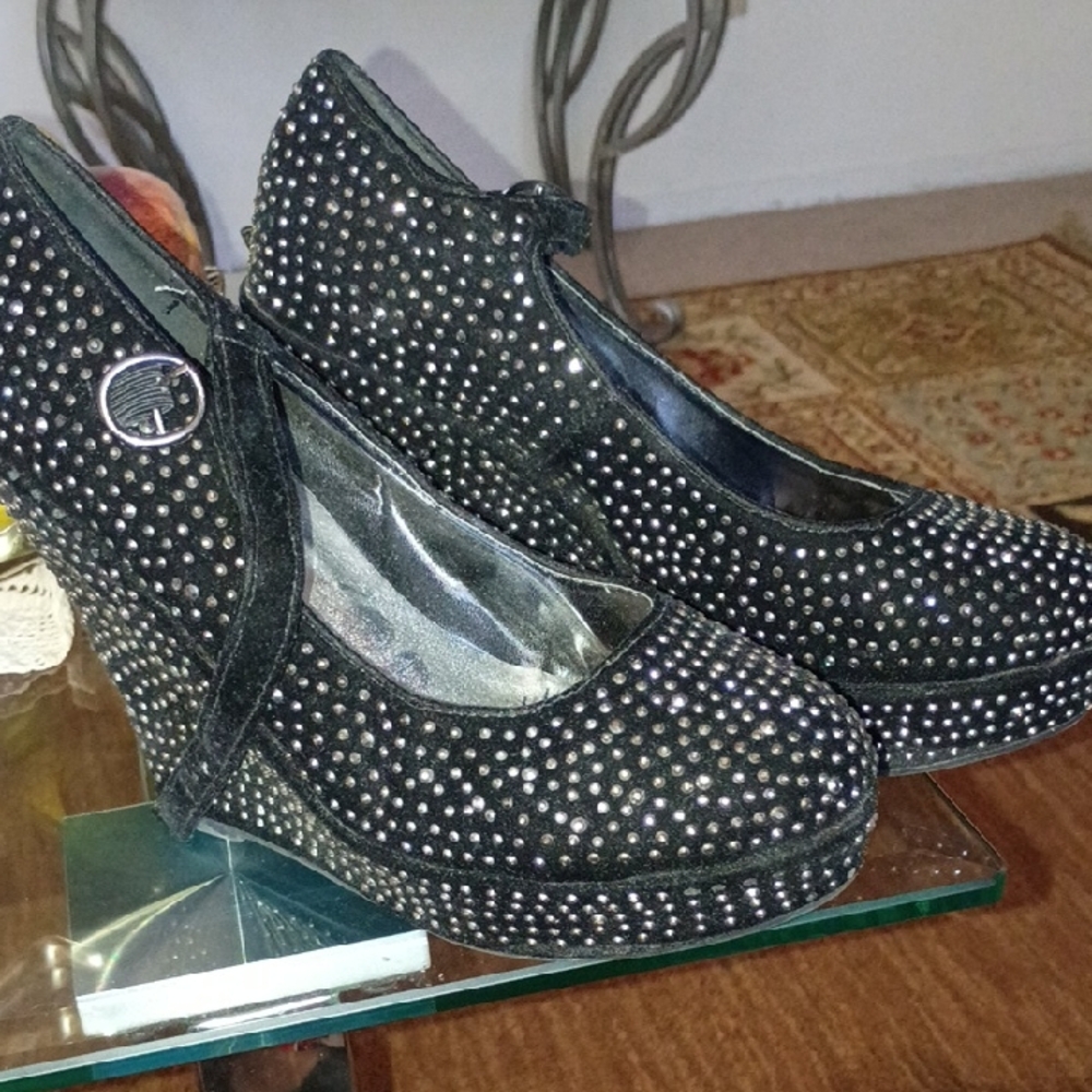 Delicacy Black Embellished Wedges